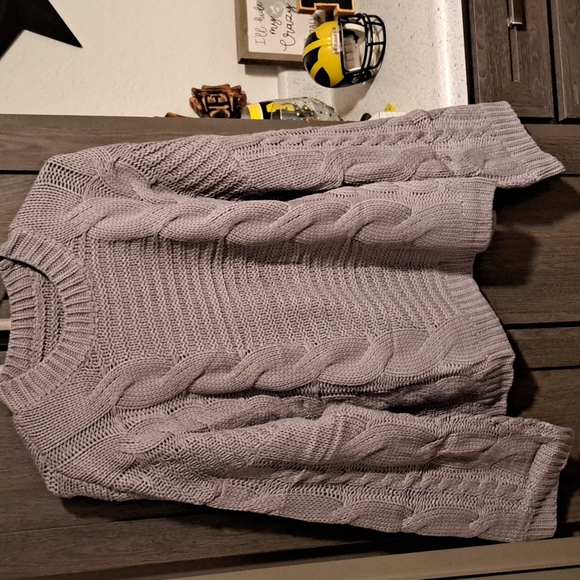 💥HP💥New Gray Cable Knit Sweater 💌price dropped - Picture 6 of 8